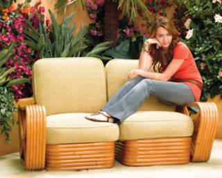 Miley Cyrus feet photo thumbnail