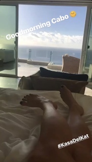 Katheryn Winnick feet photo thumbnail
