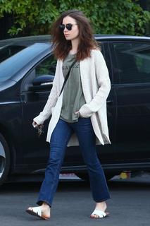 Lily Collins feet photo thumbnail