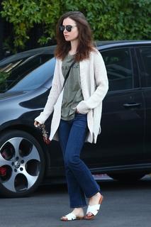 Lily Collins feet photo thumbnail