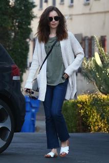 Lily Collins feet photo thumbnail