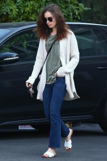 Lily Collins feet photo thumbnail
