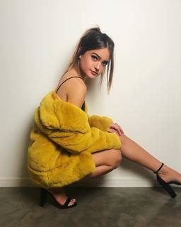 Vale Genta feet photo thumbnail