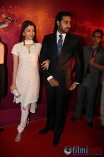 Aishwarya Rai Bachchan feet photo thumbnail