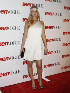 Jennifer Lawrence feet photo thumbnail