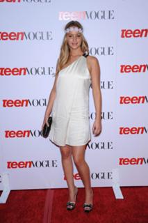 Jennifer Lawrence feet photo thumbnail