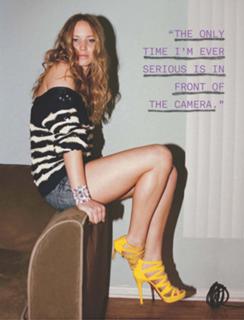 Jennifer Lawrence feet photo thumbnail