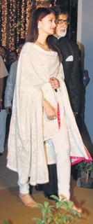 Aishwarya Rai Bachchan feet photo thumbnail