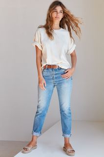 Camila Morrone feet photo thumbnail