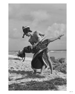 Camila Morrone feet photo thumbnail