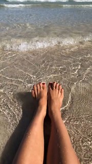 Kino MacGregor feet photo thumbnail