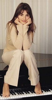 Penélope Cruz feet photo thumbnail