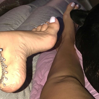Karin Klemp feet photo thumbnail