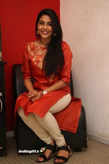 Aishwarya Lekshmi feet photo 1