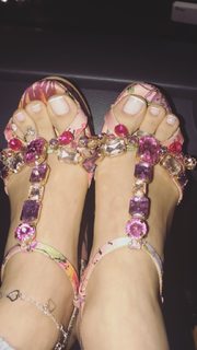Alaine Crissiê feet photo thumbnail