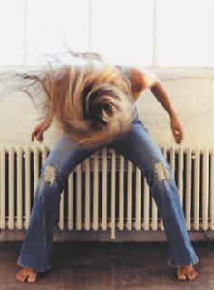 Shakira feet photo thumbnail