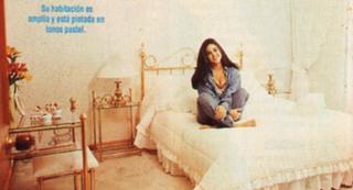 Shakira feet photo thumbnail