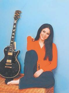 Shakira feet photo thumbnail