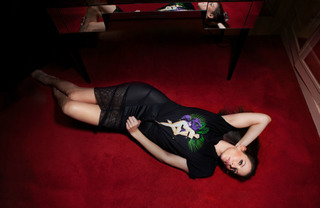 Liv Tyler feet photo thumbnail