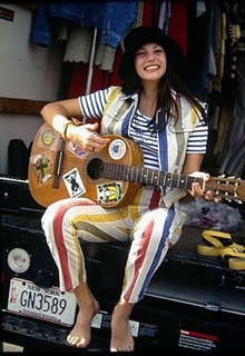 Liv Tyler feet photo thumbnail