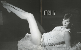 Liv Tyler feet photo thumbnail