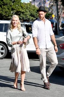 Julianne Hough feet photo thumbnail