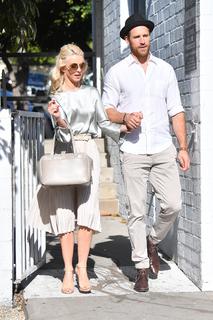 Julianne Hough feet photo thumbnail