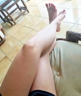 Alaine Crissiê feet photo thumbnail
