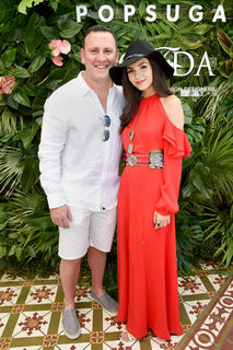 Victoria Justice feet photo thumbnail