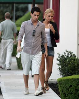 Blake Lively feet photo thumbnail