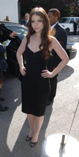 Michelle Trachtenberg feet photo thumbnail