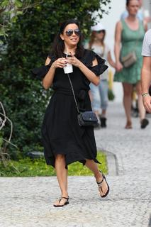 Eva Longoria feet photo thumbnail