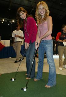 Tara Lipinski feet photo thumbnail