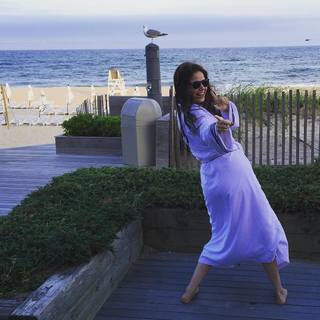 Molly Gordon feet photo 4