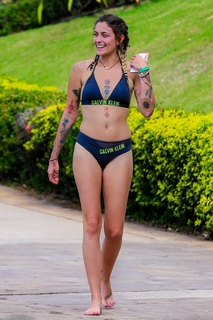 Paris Jackson feet photo thumbnail