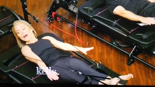 Kelly Ripa feet photo thumbnail