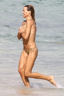Kelly Bensimon feet photo thumbnail
