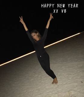 Victoria Beckham feet photo thumbnail