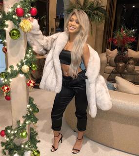 Jilly Anais feet photo thumbnail
