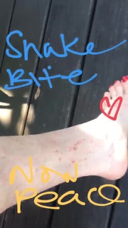 Lindsay Lohan feet photo thumbnail
