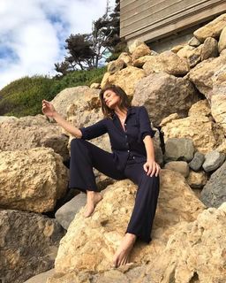 Cindy Crawford feet photo thumbnail