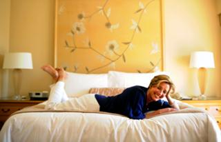 Emma Thompson feet photo thumbnail