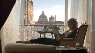 Kathryn Newton feet photo thumbnail