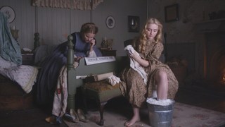 Kathryn Newton feet photo thumbnail