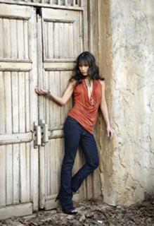 Jordana Brewster feet photo thumbnail