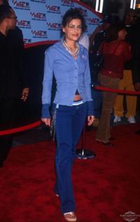 Nelly Furtado feet photo thumbnail