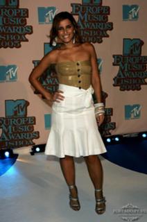 Nelly Furtado feet photo thumbnail