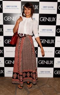 Shannyn Sossamon feet photo 2