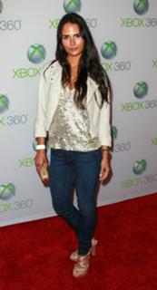 Jordana Brewster feet photo thumbnail