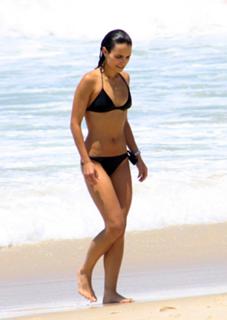 Jordana Brewster feet photo thumbnail